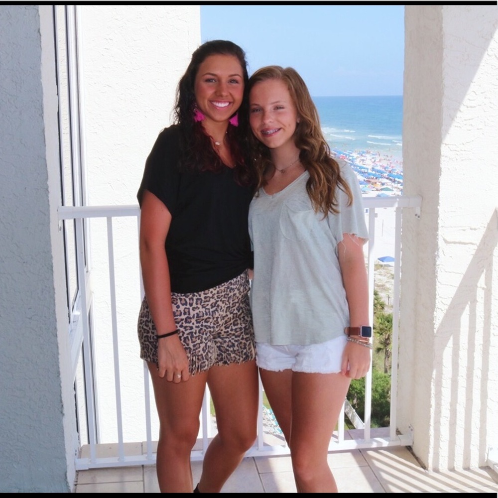 Meet your Posher, Claire